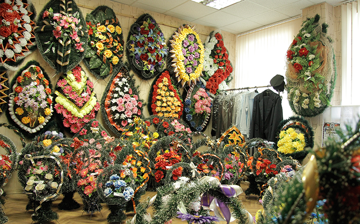 Ритуальные венки и корзины по низким ценам в Москве. Купить венки на похороны